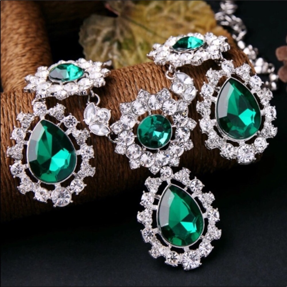 Crystal Statement pear shape emerald silver necklace earring set NWT